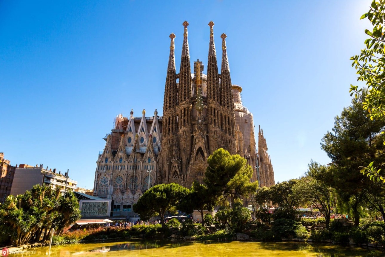 Hotels-with-views-of-La-Sagrada-Familia