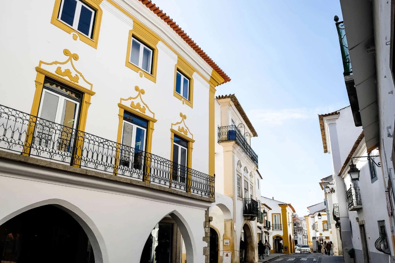 Hotels-in-Évora-City-Center